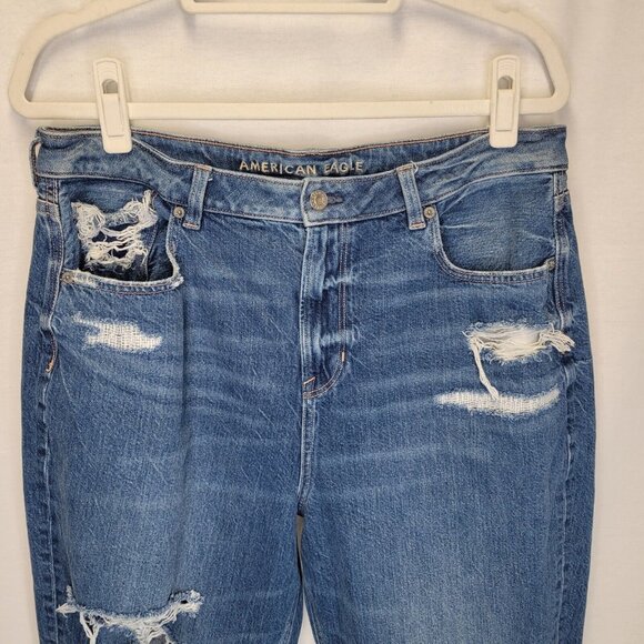 American Eagle Women's Size 16 Jeans Mom Jean Distressed Raw Hem - Picture 6 of 10